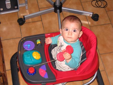 en avant petit bolide