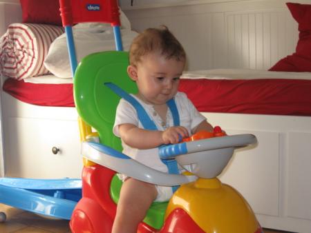 elle est belle ma voiture !!! merci maman et papa